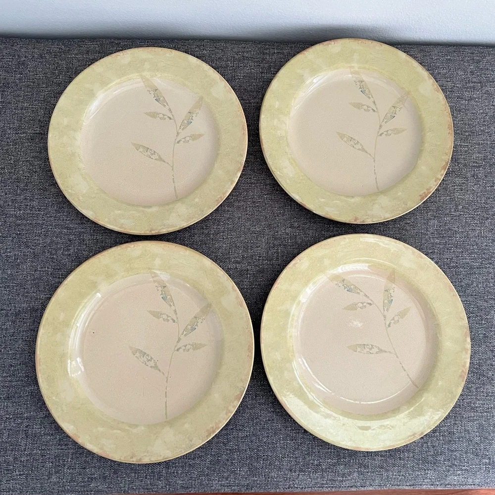 Pier 1 Beige Green Leaf Antiqued Stoneware Salad Plates Set of 4 Retired Brown